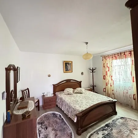 بيت للعطل The Grandparent's House